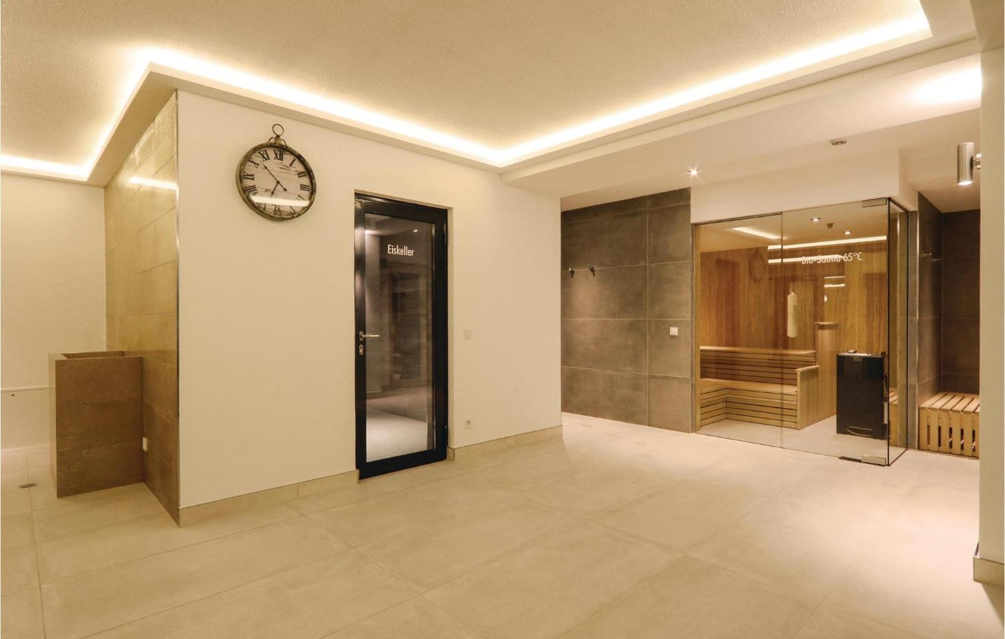 Amber Apartment *