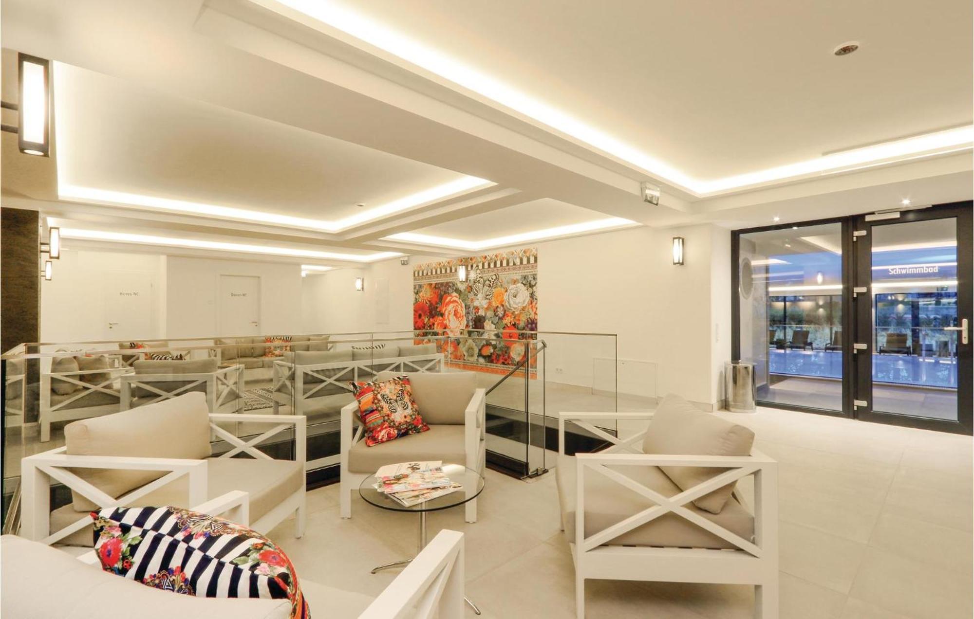 Amber Apartment *